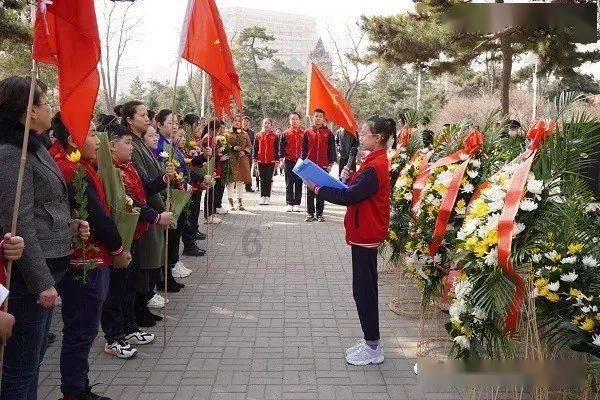 3.早谈恋爱，可以在遇到困难或苦恼时，从恋人那里求得慰藉和帮助。游戏画面