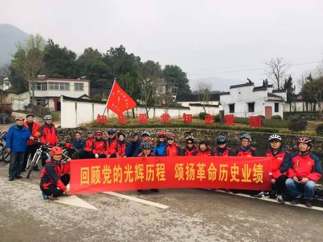 逃离森林湖畔